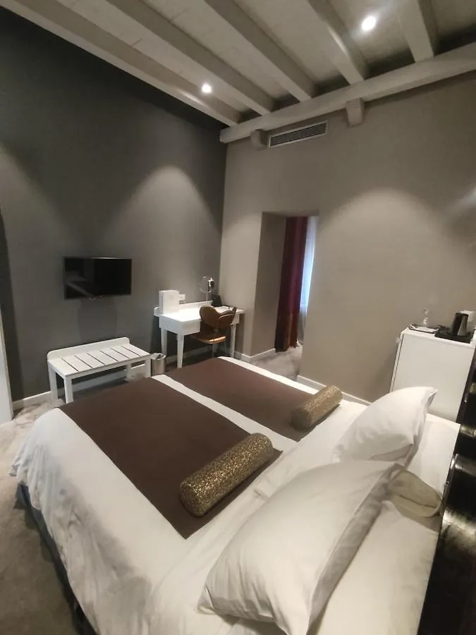 XII Century Heritage Hotel Traù